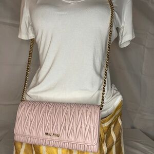 Miu Miu  Matelasse’ nappa leather wallet with chain